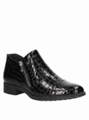 Zapato negro de charol para mujer, diseño elegante y cómodo, ideal para el día a día en la ciudad.