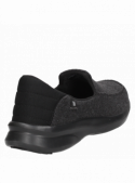 zapatilla textil negra de hombre con taco plano de 3 cm y punta redonda, estilo casual
