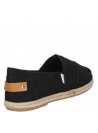 Calzado textil negro con taco plano de 1,7 cm, perfecto para días cálidos.