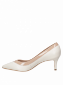 Elegante zapato de cuero beige para mujer ideal para eventos sociales y oficina.