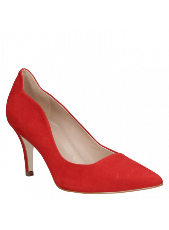 Zapato de vestir negro de cuero para mujer, meticulosamente trabajado, con taco aguja distintivo.