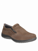 Zapatilla casual taupe de hombre, diseño en cuero gamuzado para un uso diario dinámico.