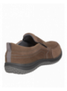 Zapatilla taupe para hombre, cuero gamuzado, caña de 7.5 cm, estilo casual.