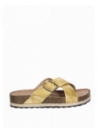 Calzado dorado femenino, sin cuero, de diseño abierto y plano, recomendado para un uso diario en verano.