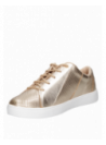 zapatilla dorada de cuero para mujer estilo urbano con diseño vanguardista y taco plano de 3 cm.