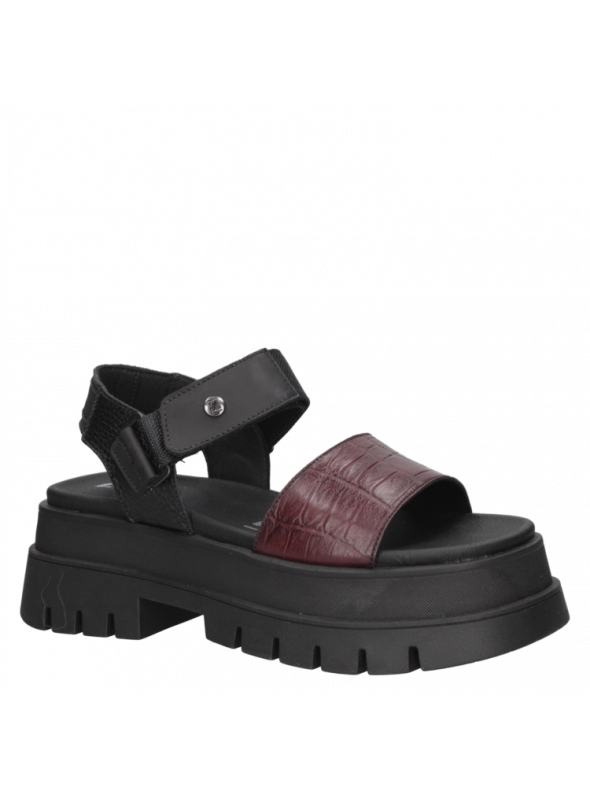 Diseño único de sandalia Zappa G371 negra con taco bloque y acabado premium.