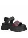 Sandalia burdeos de mujer Zappa con diseño contemporáneo y taco bloque de 5.5 cm.