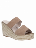 Sandalia femenina beige de cuero, ideal para un estilo informal y cómodo.