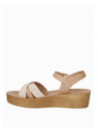 Sandalia casual chic beige para mujer, con detalles sofisticados y ajuste cómodo, ideal para paseos al aire libre.