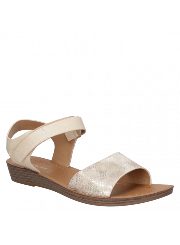 Sandalia de mujer en animal print con taco plano de 2.5 cm, ideal para un look informal y fresco.