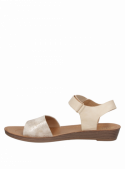 Calzado sintético beige para mujer, diseño fresco y versátil, perfecto para el verano.