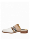 Sandalia de cuero blanco para mujer, diseño femenino, ideal para verano y ocasiones especiales.