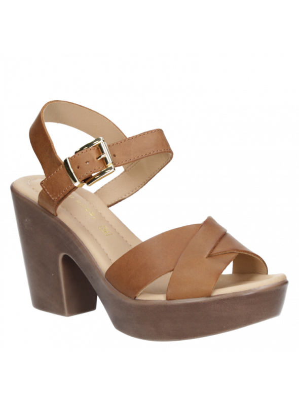 Sandalia negra de cuero para mujer, versátil y sofisticada, perfecta para combinar con ropa casual o semiformal.