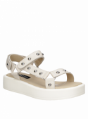 Sandalia blanca de cuero, estilo casual femenino, cómoda y fresca, perfecta para días soleados.