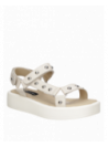 Sandalia blanca de cuero, estilo casual femenino, cómoda y fresca, perfecta para días soleados.