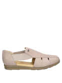 Calzado beige de cuero para mujer, diseño casual, ideal para uso diario.