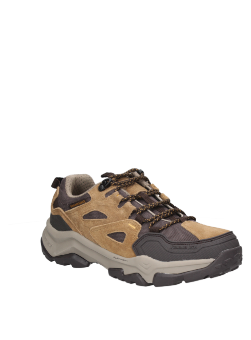 Zapatilla de hombre en color café, perfecta para un estilo de vida dinámico y activo.