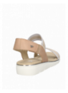 Sandalia beige de cuero, estilo informal, diseño anatómico para comodidad todo el día.