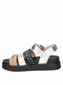 Sandalia de cuero multicolor con tachas, estilo vanguardista para mujer, taco plano de 5 cm.
