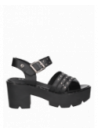 Enfoque en la punta abierta que equilibra estilo y practicidad.