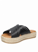 Sandalia negra de cuero para mujer, estilo informal, diseño contemporáneo con taco plano de 4,5 cm.