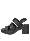 Sandalia de cuero negro para mujer, diseño casual con taco bloque de 8 cm y punta abierta.