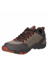 Zapatilla taupe de hombre con diseño versátil y resistente, perfecta para un ritmo de vida dinámico.