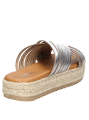 Punta abierta de la sandalia Zappa G406 plateada, ideal para un estilo informal y cómodo.