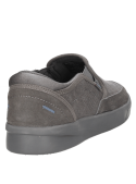 zapatilla masculina gris con forro textil, suave y maleable, se adapta al pie.