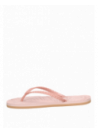 Sandalia rosa de PVC con taco plano, perfecta para playa o parque.