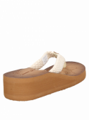 Sandalia de plataforma blanca para mujer, diseño textil casual con trenza ancha, ideal para un look cómodo y estiloso.