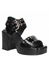 Sandalia de cuero negro para mujer, estilo informal, con taco de 9.5 cm y punta abierta.