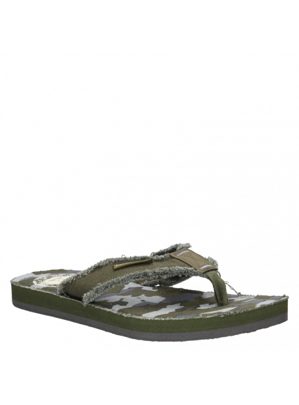 Sandalia verde de hombre con forro textil, perfecta para relajarse en casa o salir.