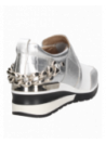 taco cuña de 5.5 cm en zapatilla de cuero plata, ideal para un look urbano