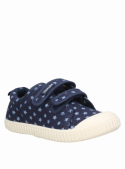 Zapatilla azul casual con suela resistente, adecuada para caminar seguras en cualquier superficie.