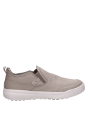 diseño versátil y cómodo en zapatilla taupe de hombre