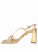 Sandalia de cuero dorado para mujer, diseño sofisticado con taco bloque, ideal para ocasiones formales.