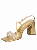 Sandalia dorada de vestir para mujer en cuero, con taco bloque de 9.5 cm y punta abierta elegante.