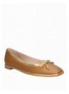 Zapato de cuero camel para mujer, estilo casual elegante, perfecto para reuniones y cenas formales.