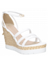 Sandalia de cuero blanco para mujer, perfecta para días cálidos y looks elegantes.