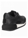 Zapatilla urbana negra de mujer Gioseppo G173, ligera y flexible para comodidad diaria.