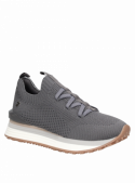 zapatilla gris flexible para mujer que combina comodidad y tendencia urbana