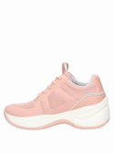 calzado urbano rosado para mujer, fabricado en material sintético y textil, ideal para uso diario