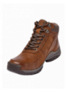 Botín café de hombre, 70% cuero, con cordones y ojales metálicos. Ideal con jeans para salidas informales.
