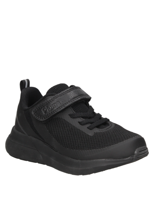 calzado negro colegial para niño, cómodo y práctico, destaca por su diseño aerodinámico y ajuste fácil.