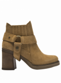 Botín Chelsea camel de cuero gamuzado para mujer, ideal para invierno.