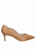 Calzado de cuero camel con un diseño femenino y elegante, adecuado para salidas nocturnas y eventos donde se quiera destacar.