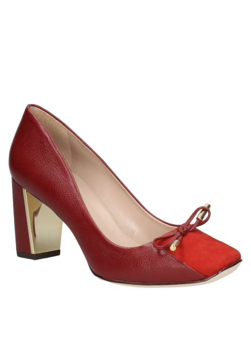 Zapato burdeo de cuero para mujer, mezcla de estilo clásico y contemporáneo, adecuado para salidas nocturnas chic.