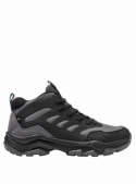 Botín gris de estilo athleisure para hombre, con refuerzos en talón y puntera, excelente para actividades al aire libre.