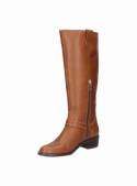 Bota alta de mujer en cuero café con diseño clásico y elegante, ideal para un estilo casual y sofisticado.